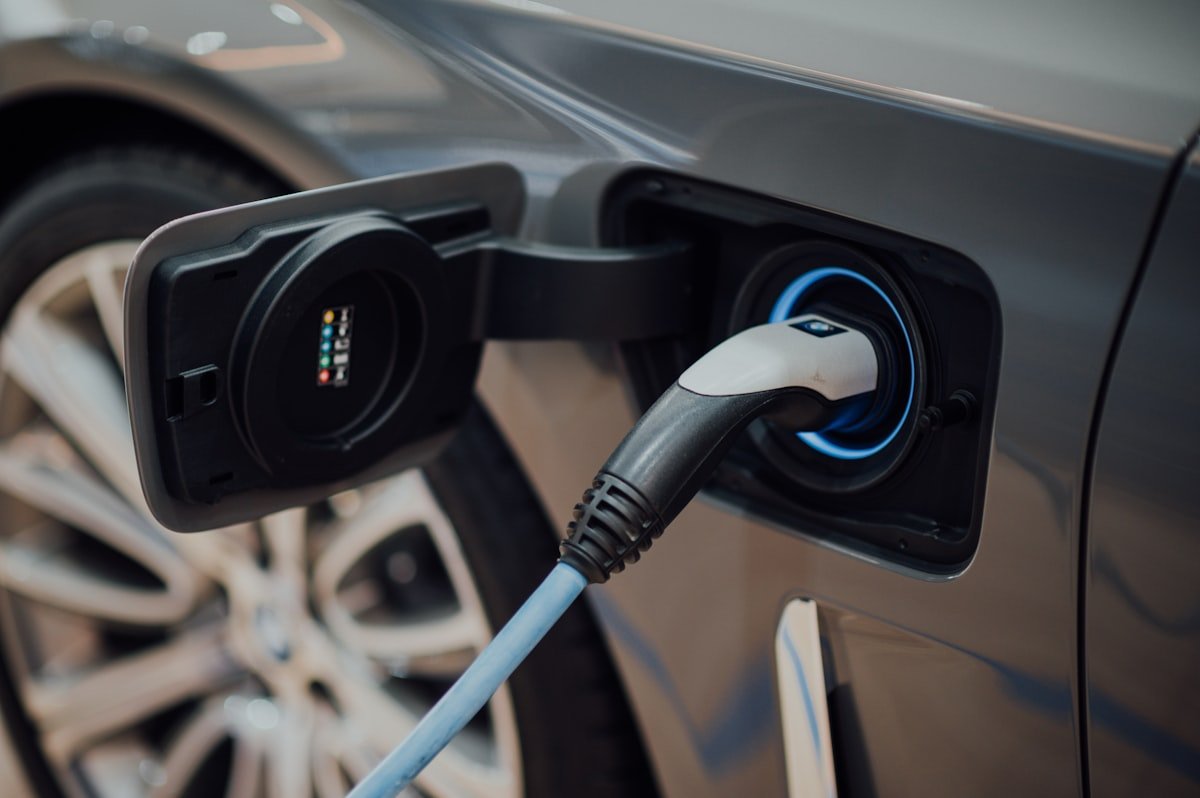 Instalar un punto de recarga para tu coche eléctrico en casa